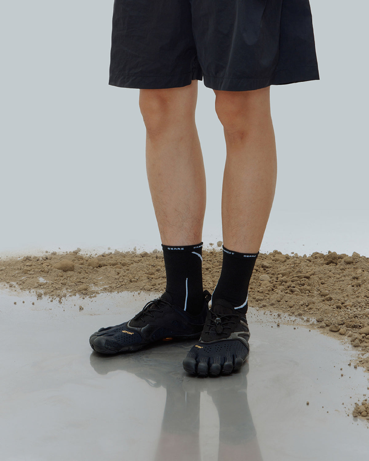 nozzle quiz Anti-Slip Fivefingers Socks / Fly Black - Wild Camping