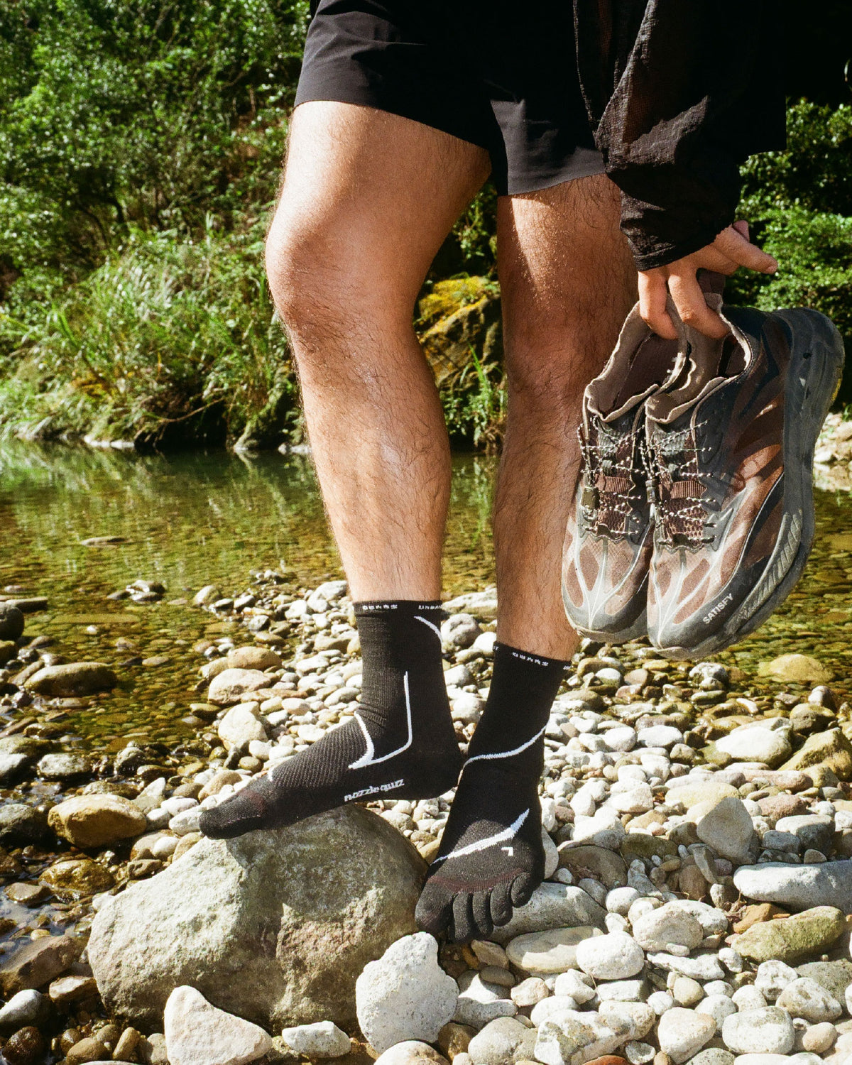 nozzle quiz Anti-Slip Fivefingers Socks / Fly White - Wild Camping