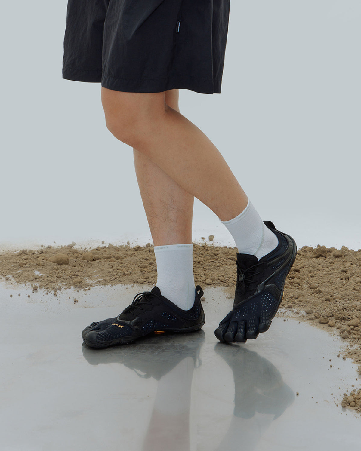 nozzle quiz Anti-Slip Fivefingers Socks / Fly White - Wild Camping