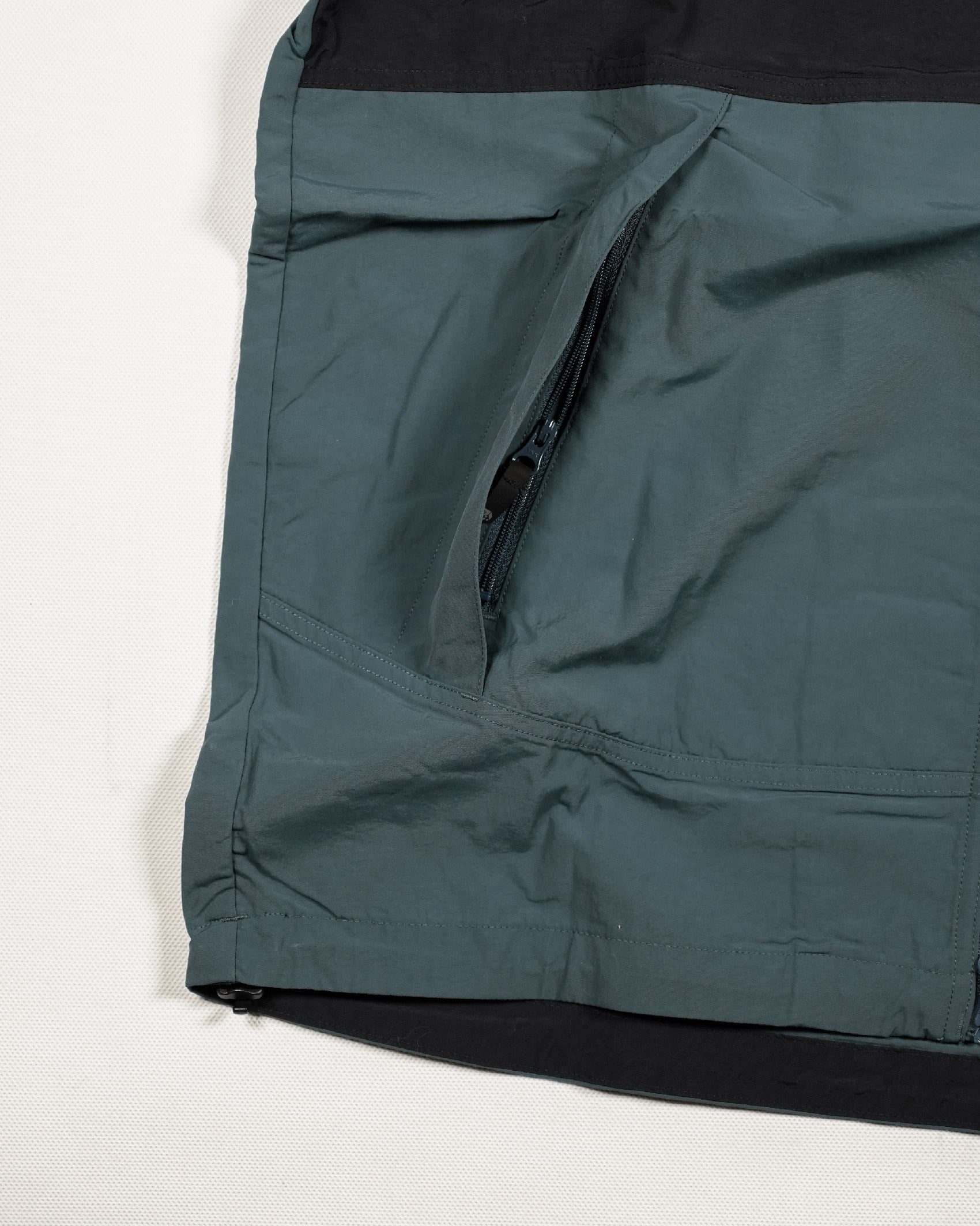 Mountain Hardwear Camp 4 Jacket - Wild Camping