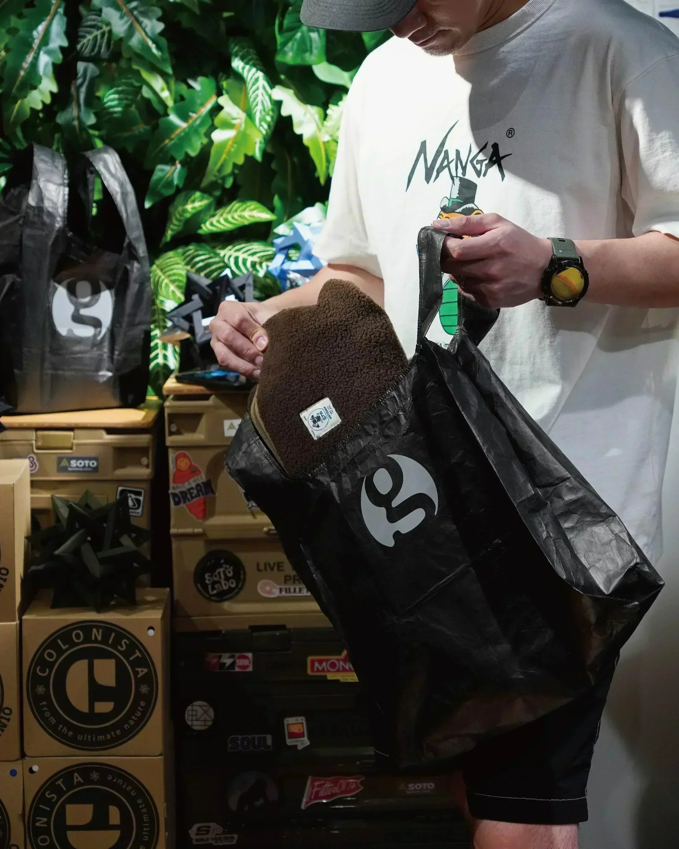 【JP Edition】Gossamer Gear Tyvek Reflective ECO Bag - Wild Camping