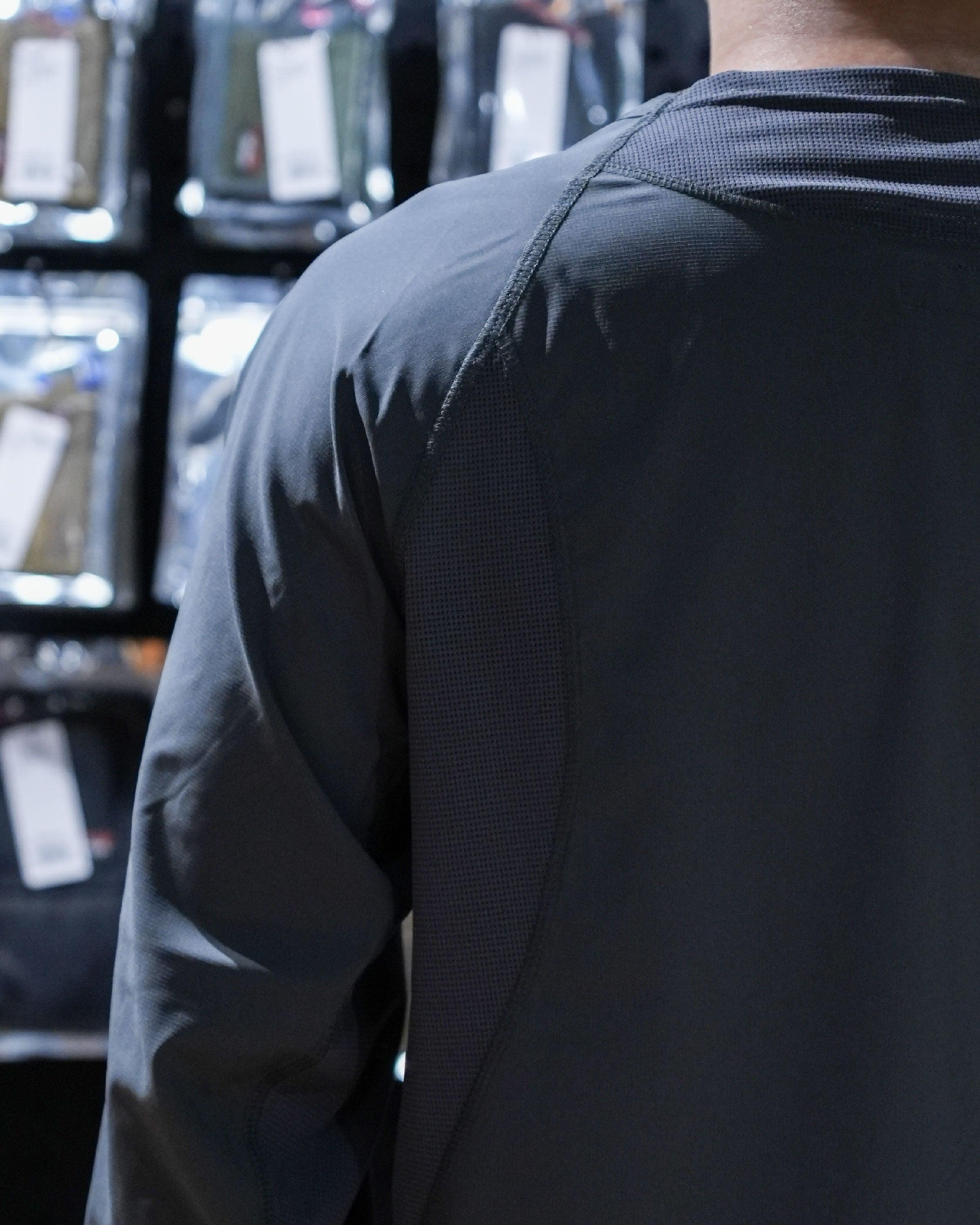 Nanga Hybrid Flex Tops / GRY