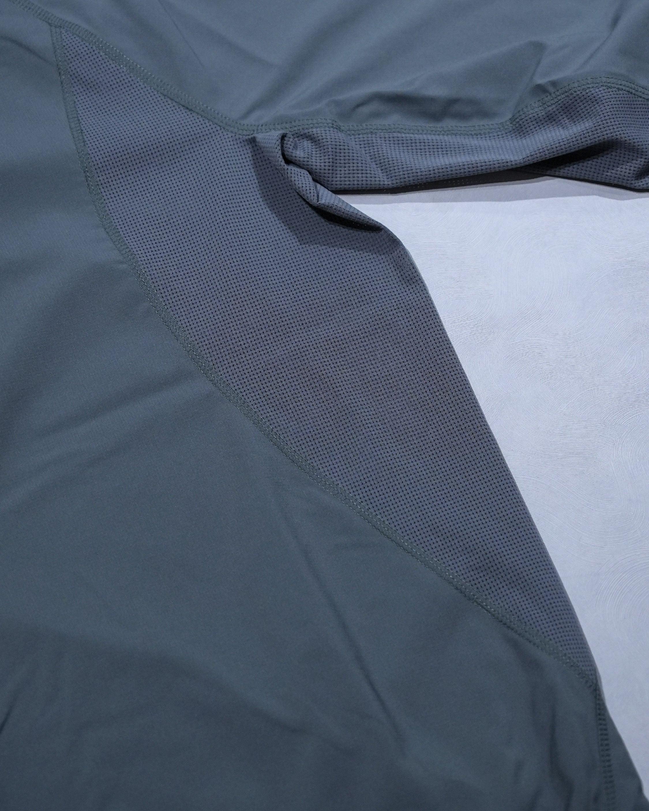 Nanga Hybrid Flex Tops / GRY