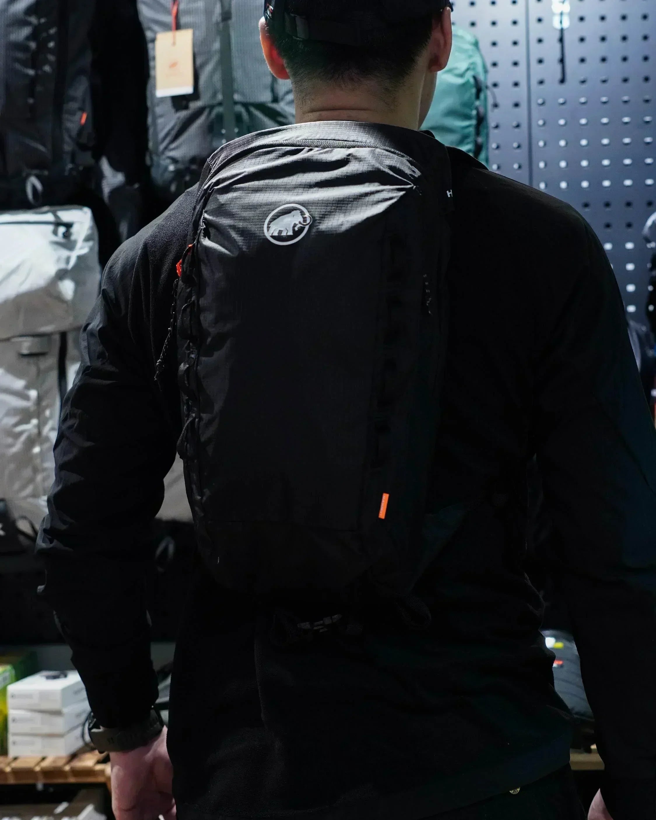 Mammut Neon Light Minimalist Climbing Backpack - Wild Camping