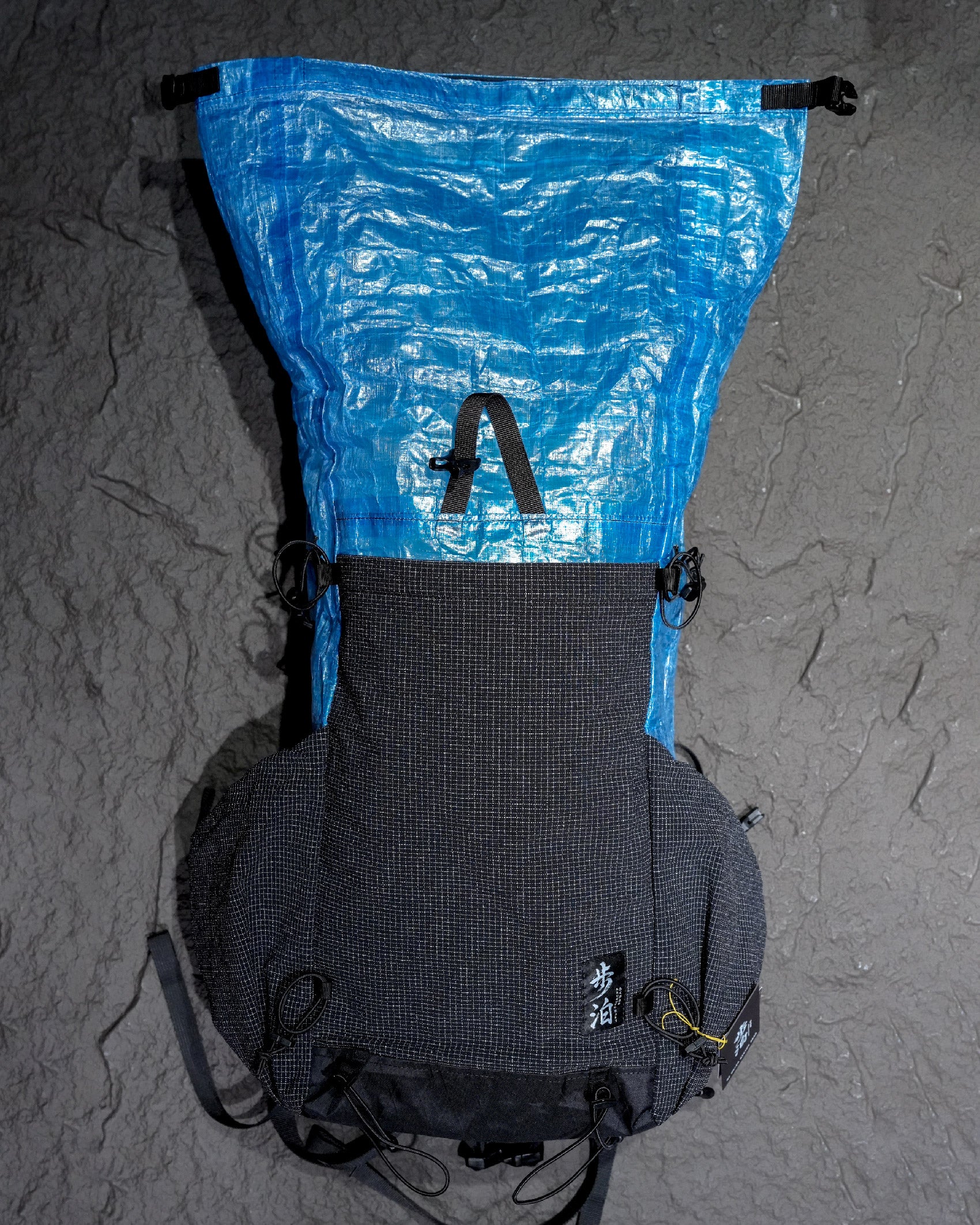 步く泊まる ARUKUTOMARU O.N.I.P.A.C.K 25 / Blue