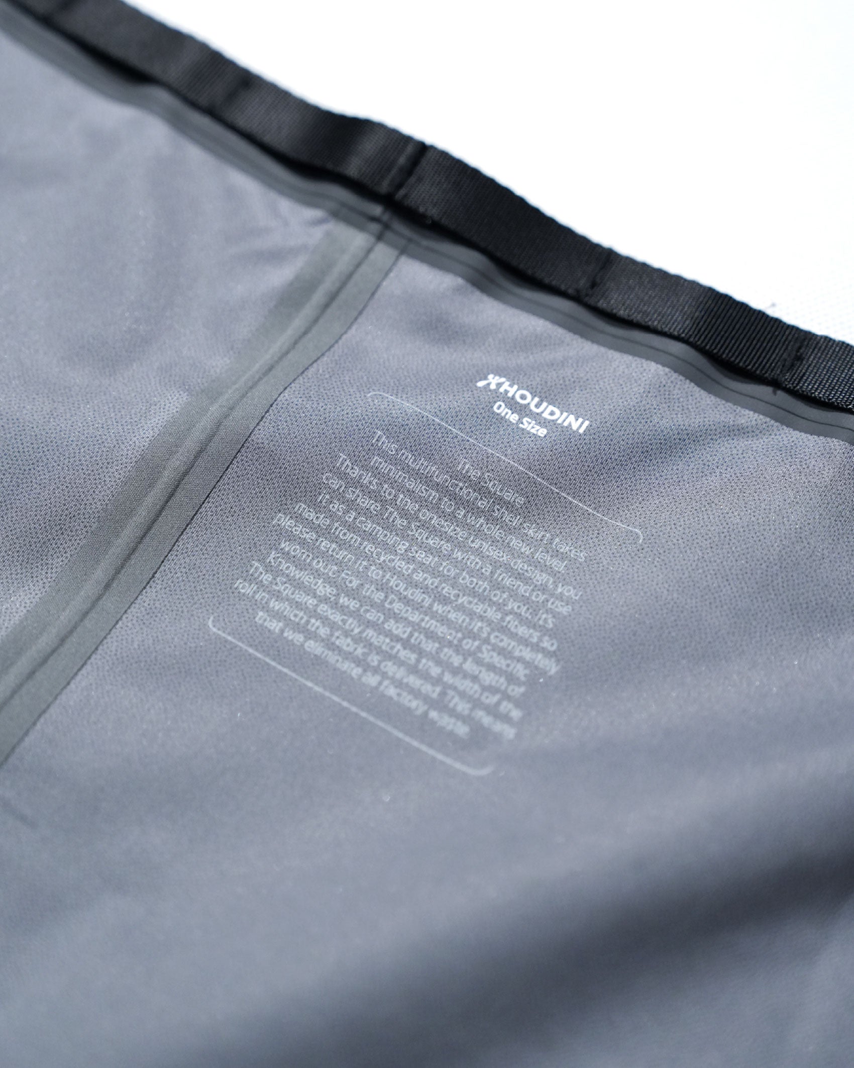 Houdini The Square / True Black - Wild Camping