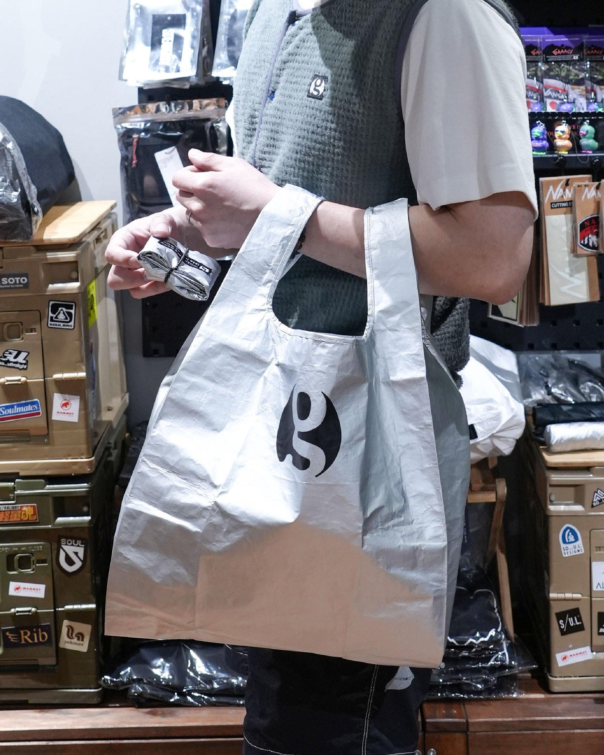 【JP Edition】Gossamer Gear Tyvek Reflective ECO Bag / Silver - Wild Camping