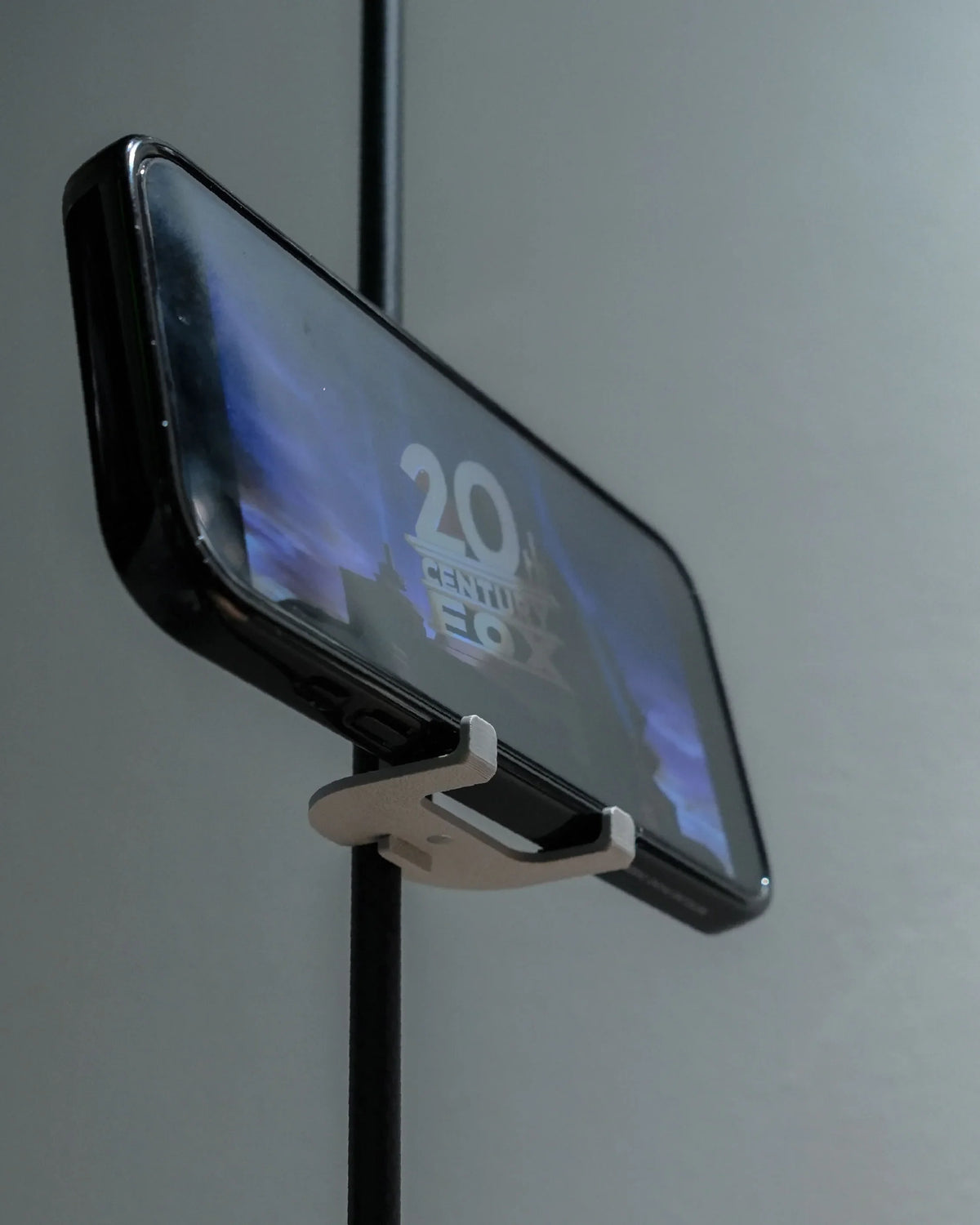MakeToHike Smart Phone Holder For Lightweight Lantern Stand - Wild Camping