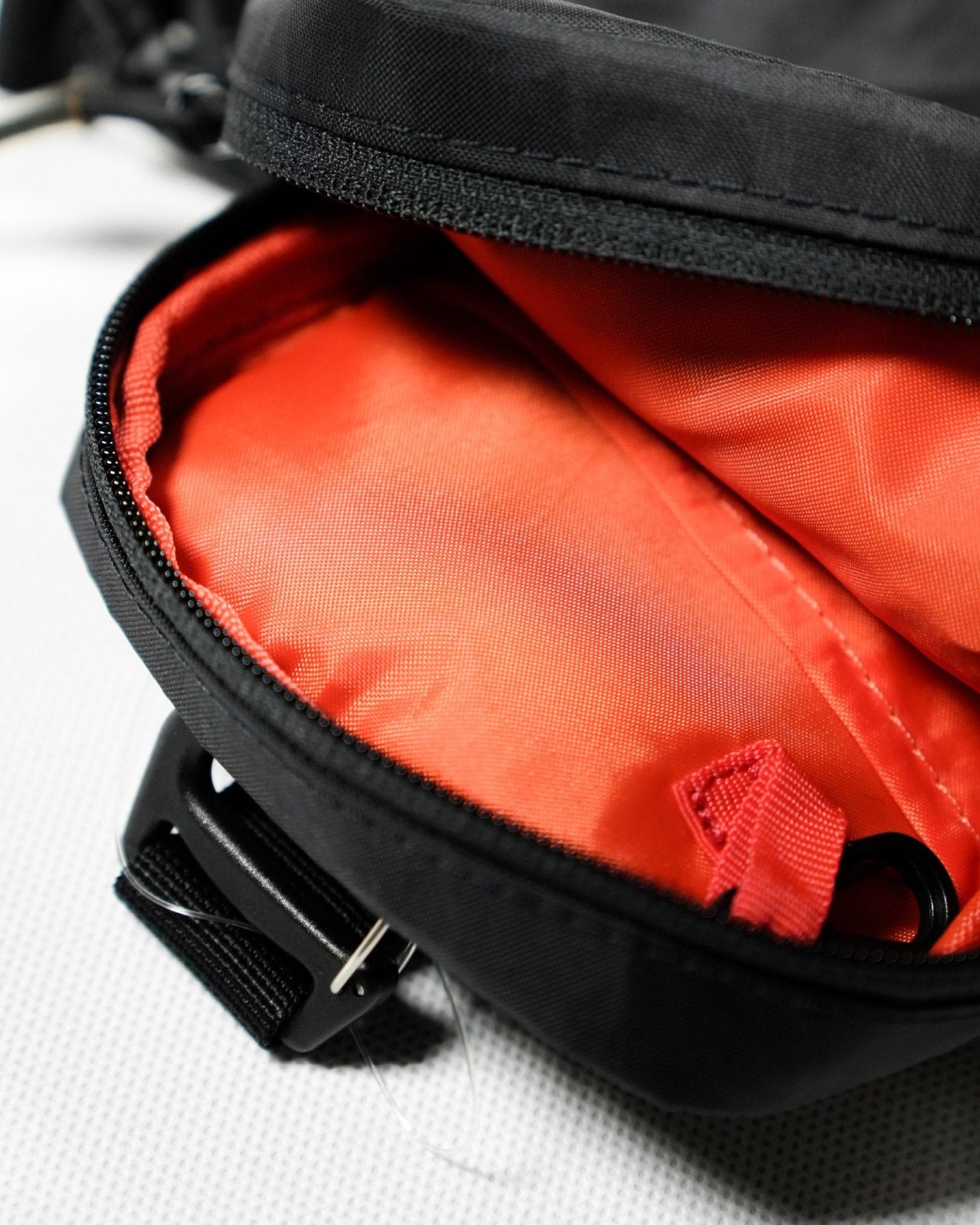 Mountain Hardwear After Six Shoulder Mini Pouch - Wild Camping