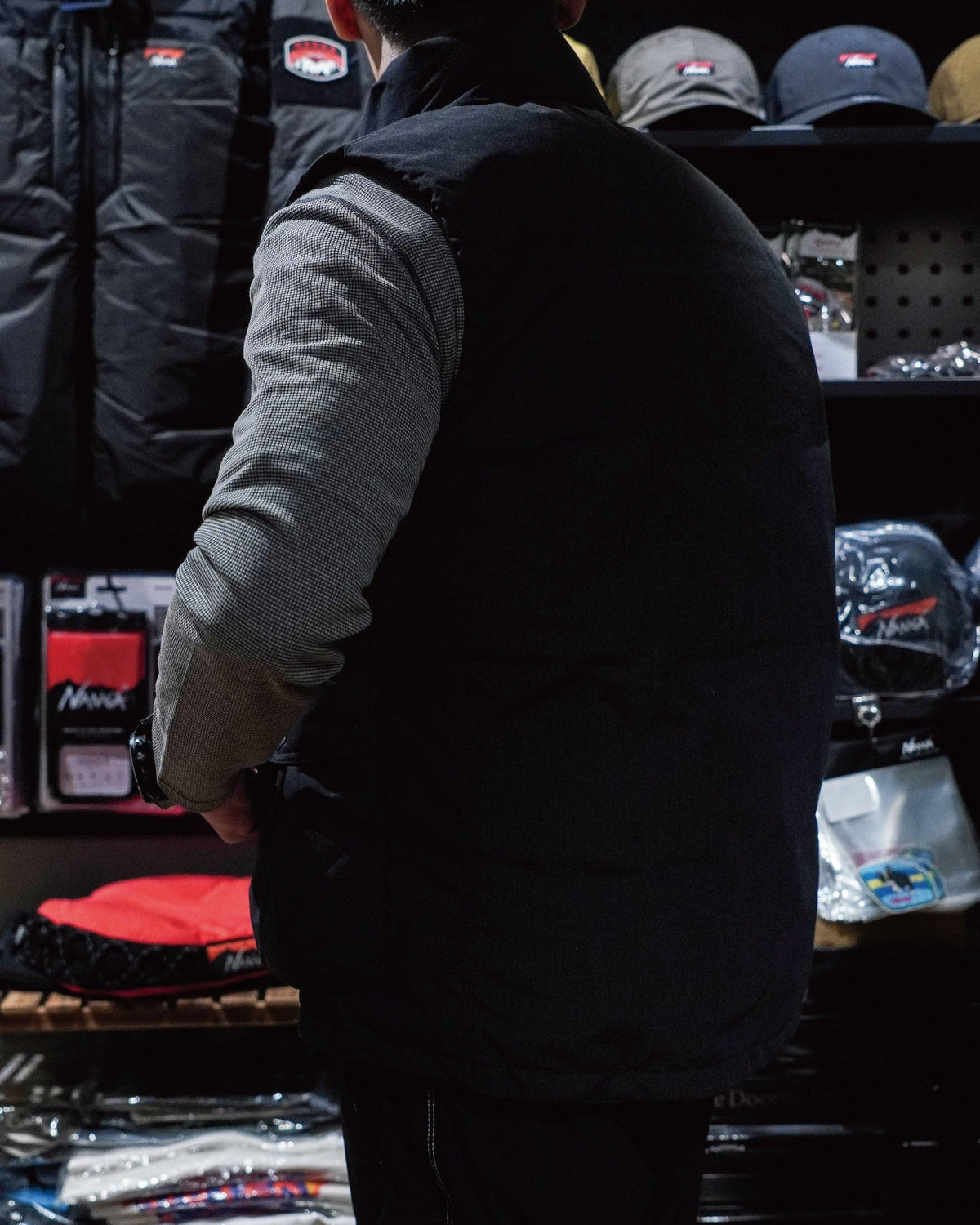 Nanga Hinoc Down Vest / CHA - Wild Camping