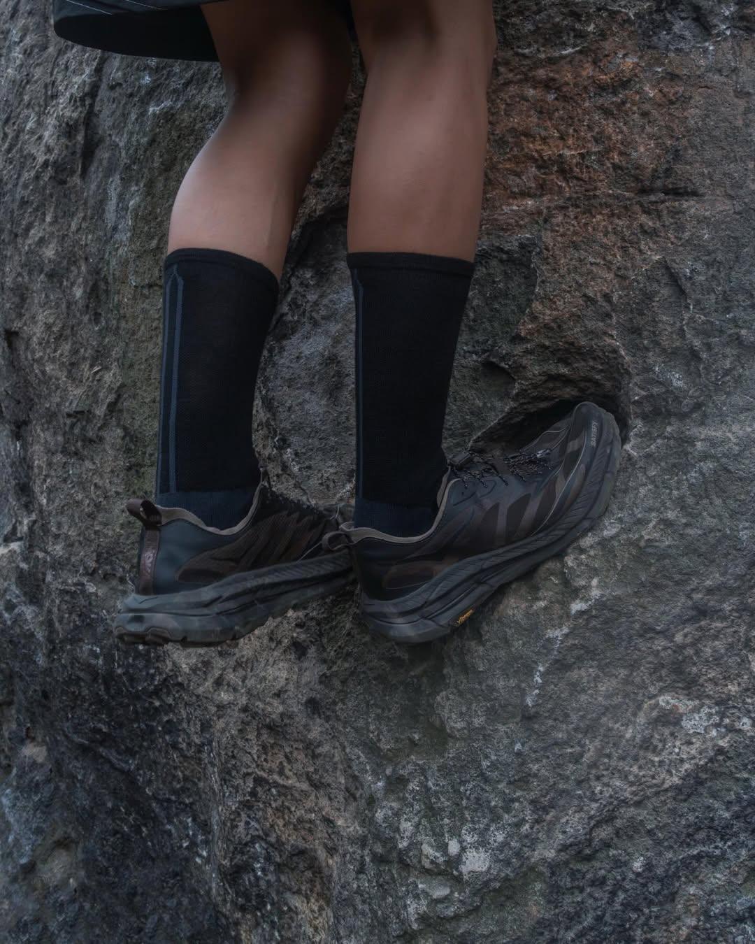 nozzle quiz Airy Wool Socks / Black - Wild Camping