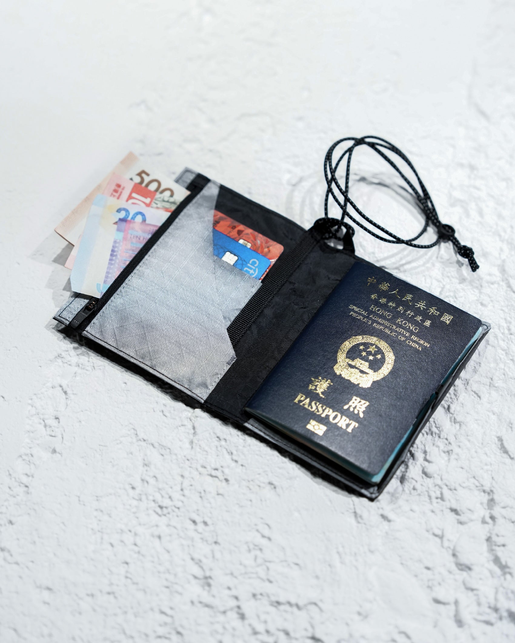 ノズルクイズ Adapt パスポートウォレット (Ultra™ TX95)