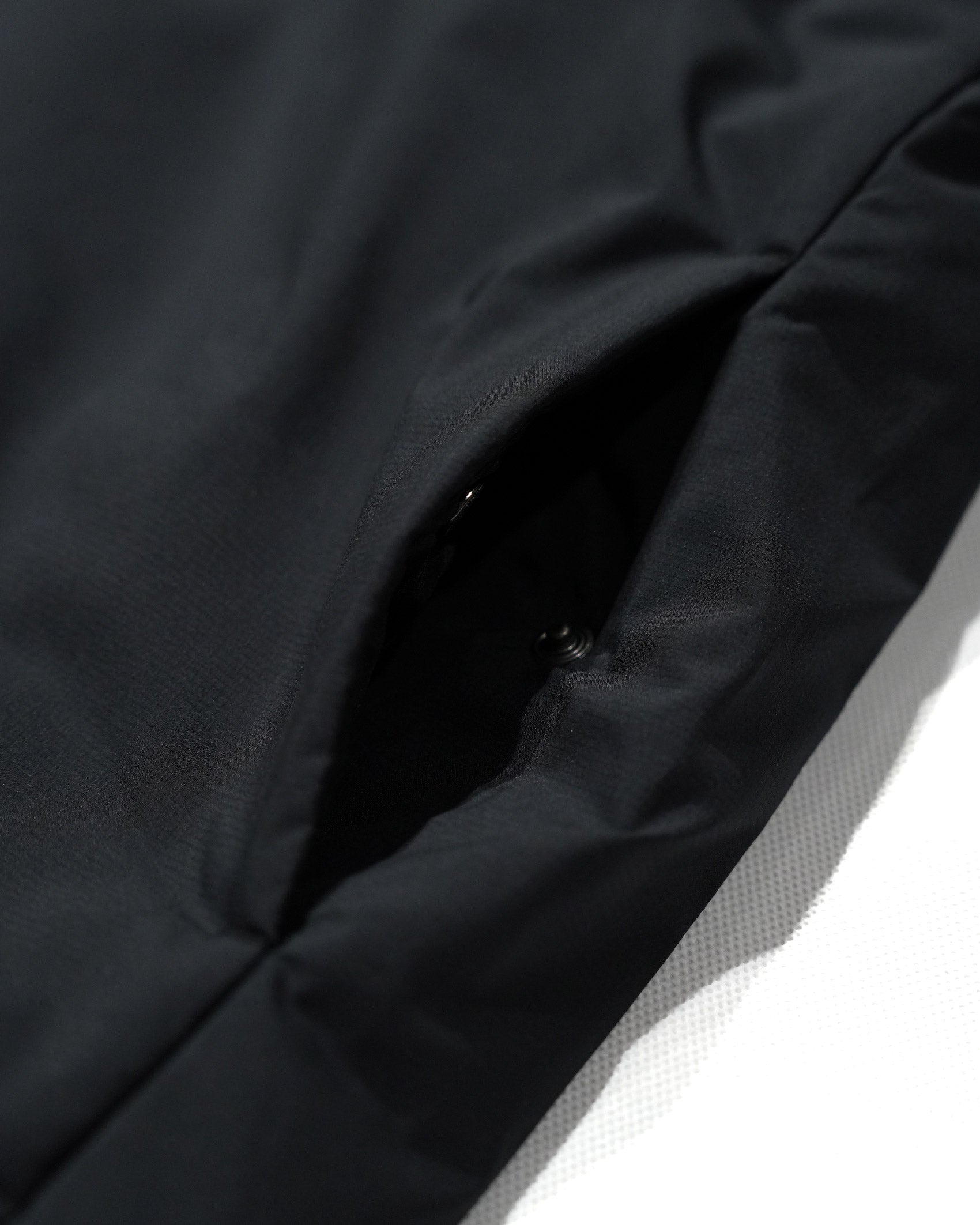 Houdini All Weather T-Neck (Unisex) /  True Black - Wild Camping