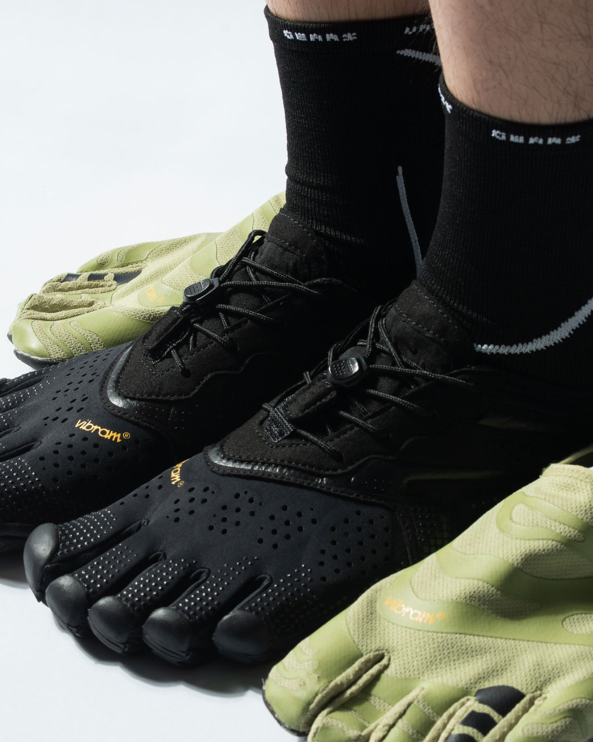 nozzle quiz Anti-Slip Fivefingers Socks / Fly Black - Wild Camping