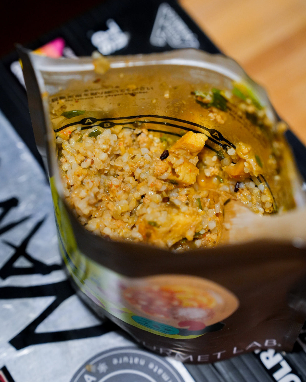 Mountain Gourmet Lab. 香酥蝦仁檸檬麻婆飯配炸豆腐 (鋁袋裝) - Wild Camping