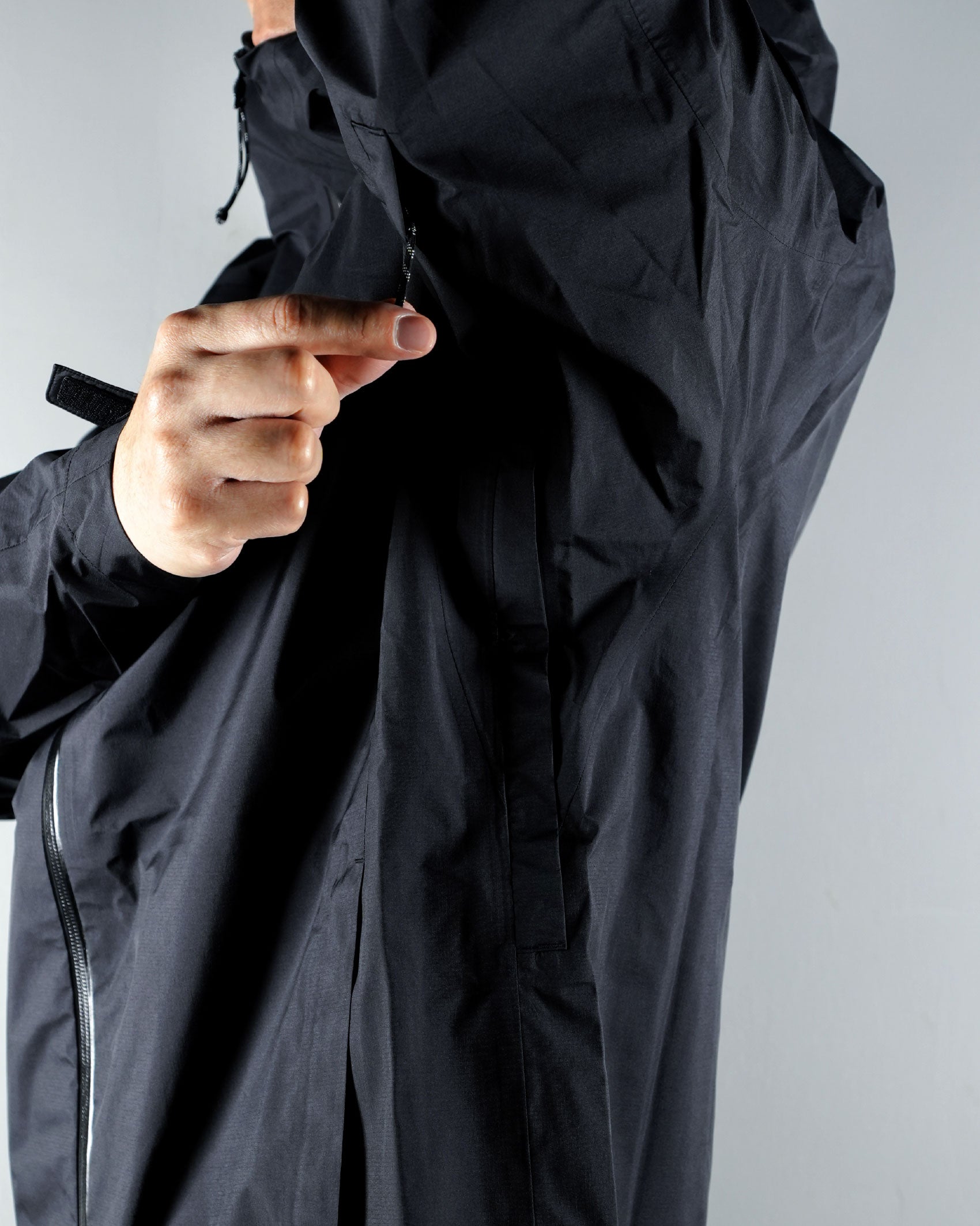 Hiking Patrol x Mammut HS Hooded Jacket / Black