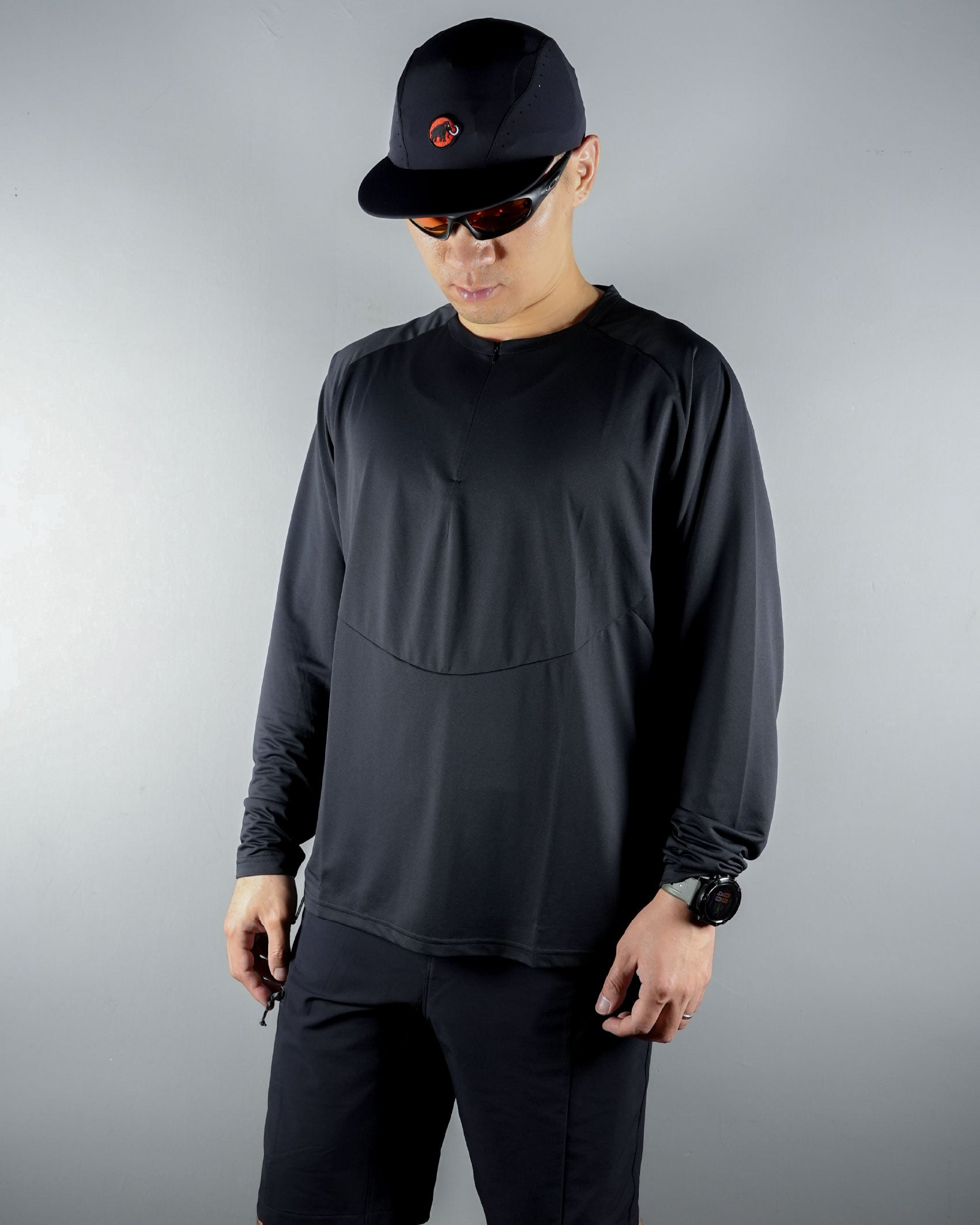 Hiking Patrol x Mammut Light FL Half Zip Longsleeve T-Shirt / Black - Wild Camping