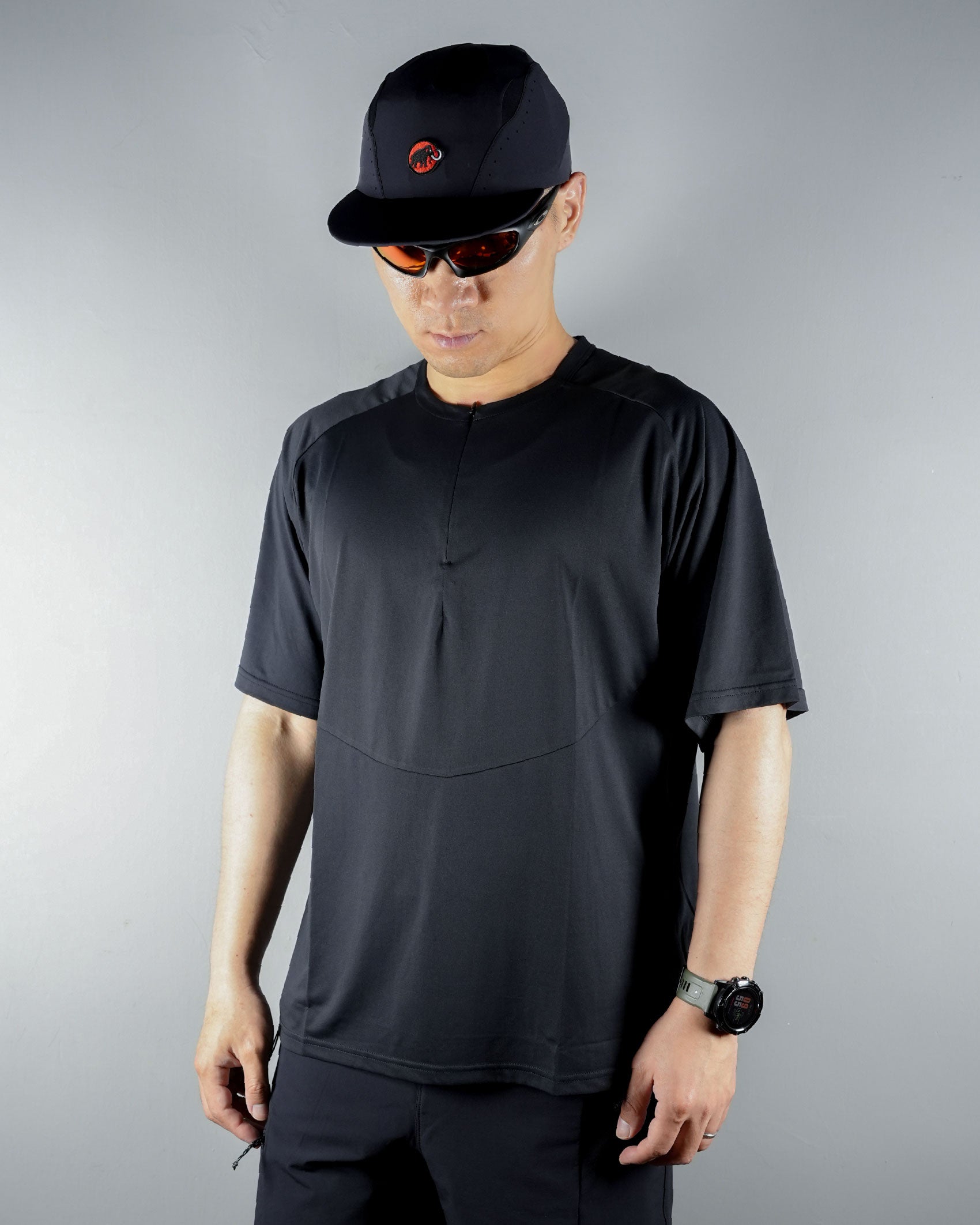 Hiking Patrol x Mammut Light FL Half Zip T-Shirt / Black - Wild Camping
