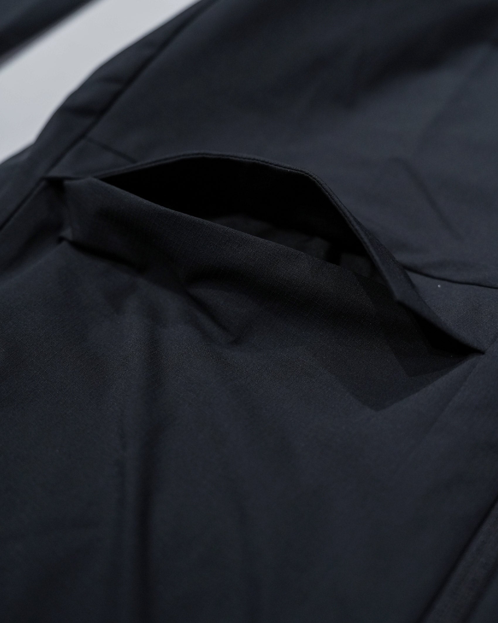 Houdini M's Go Jacket / True Black - Wild Camping