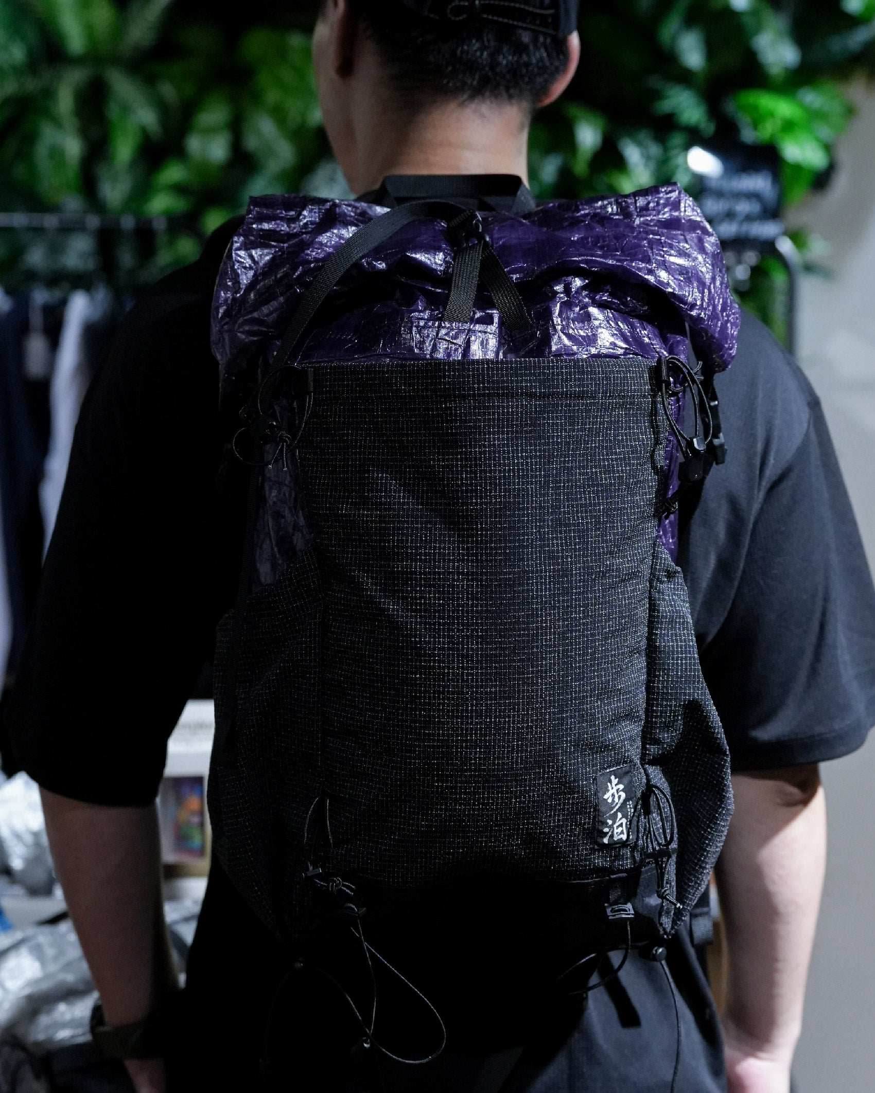 步く泊まる ARUKUTOMARU O.N.I.P.A.C.K 25 / Purple