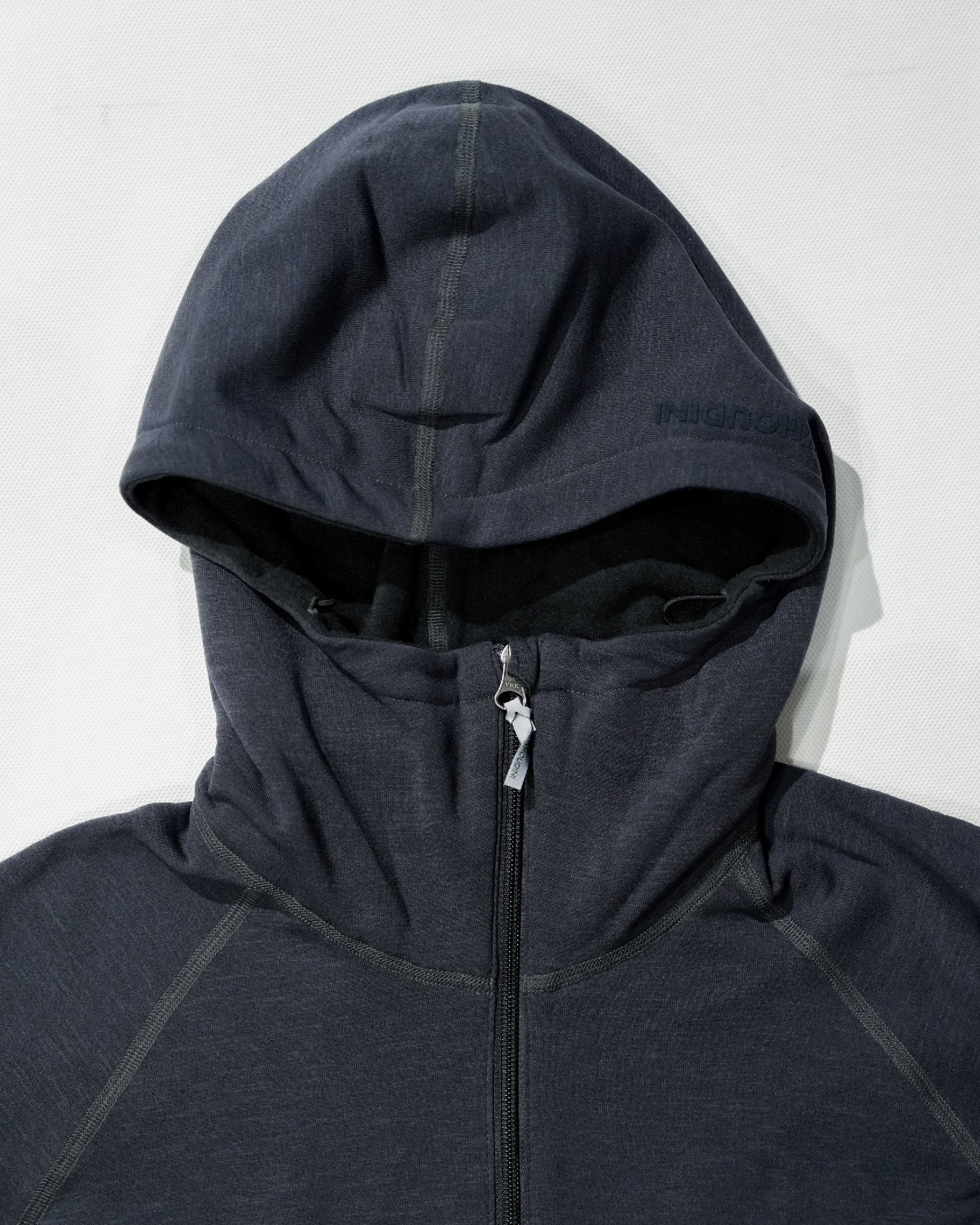 Houdini M's Outright Houdi / Rock Black - Wild Camping