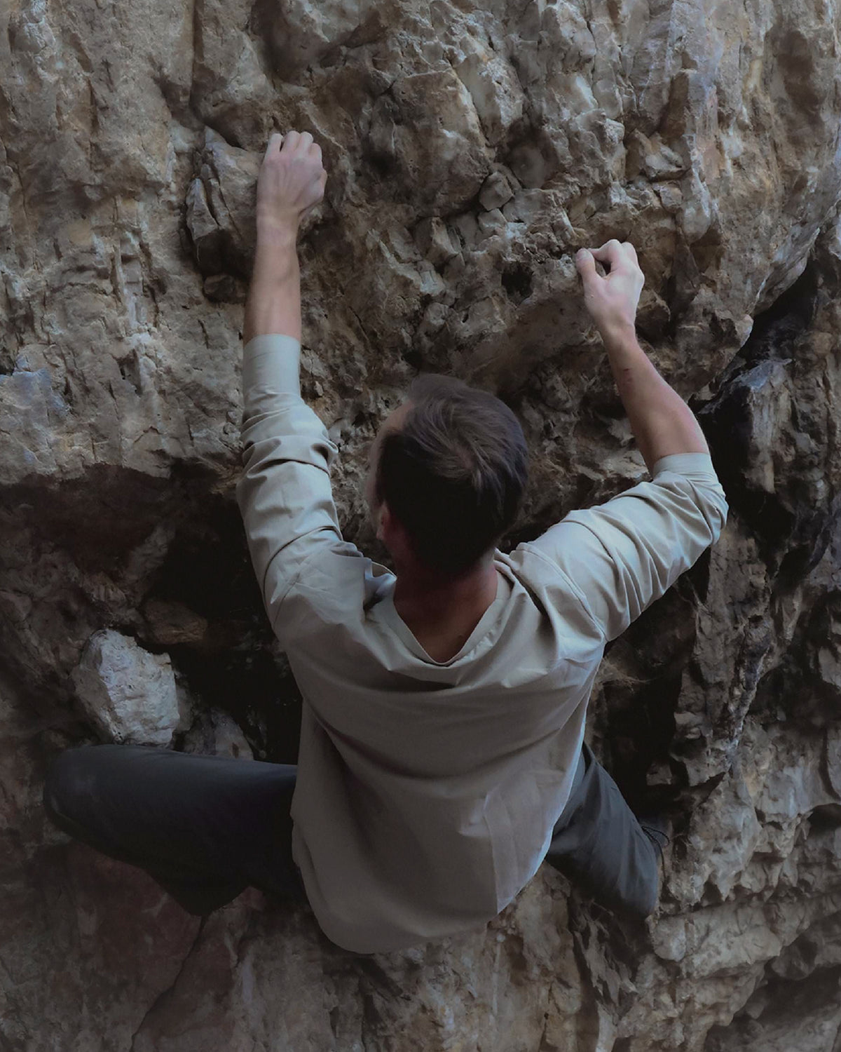 Houdini M's Cover Crew / True Black - Wild Camping