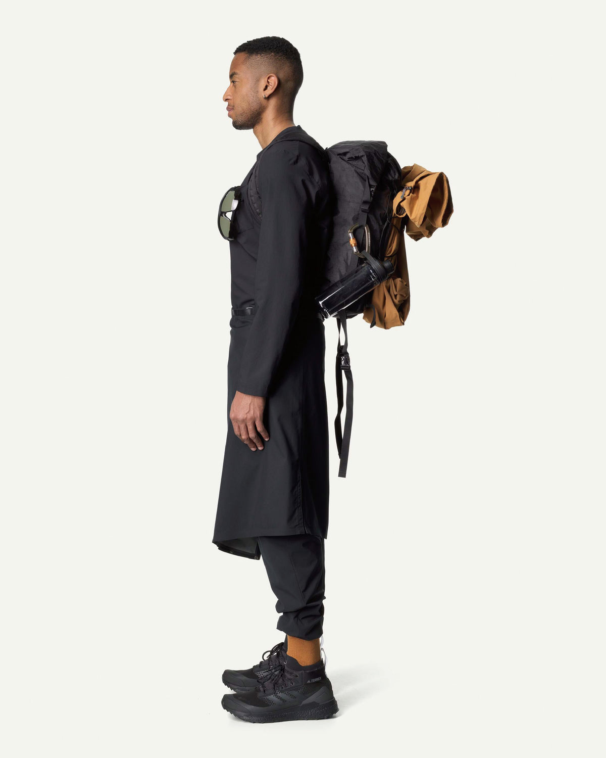 Houdini M's Cover Crew / True Black - Wild Camping