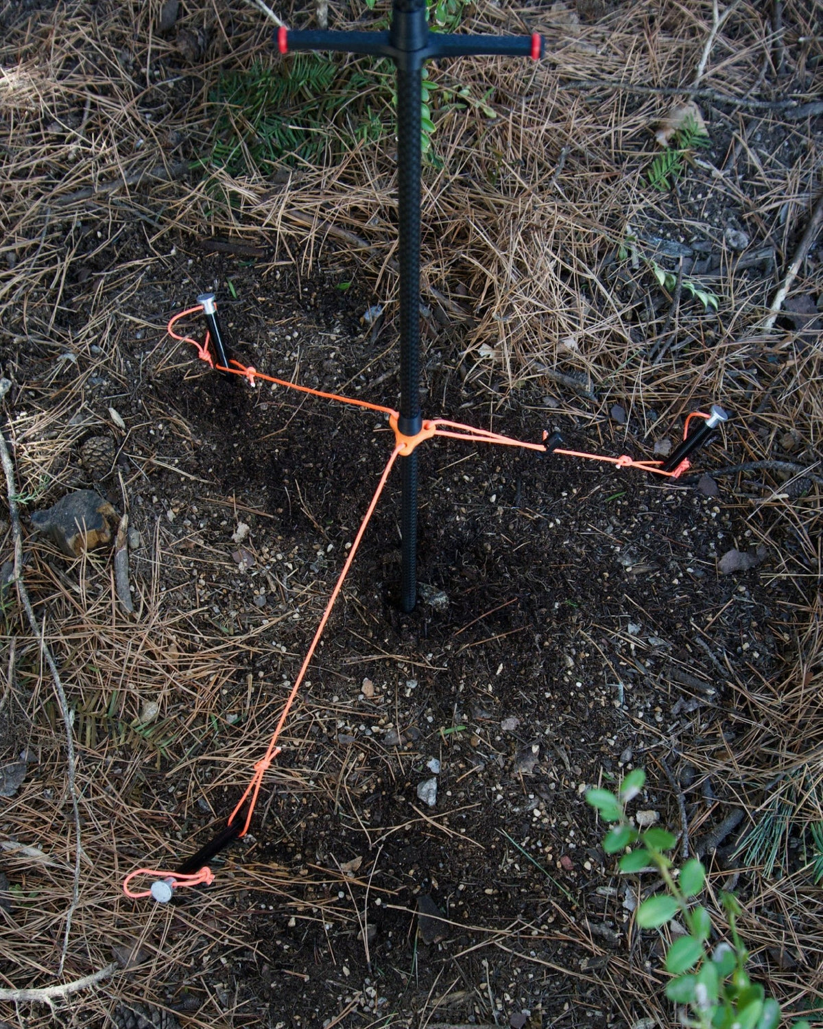 MakeToHike Lightweight Lantern Stand V2 - Wild Camping