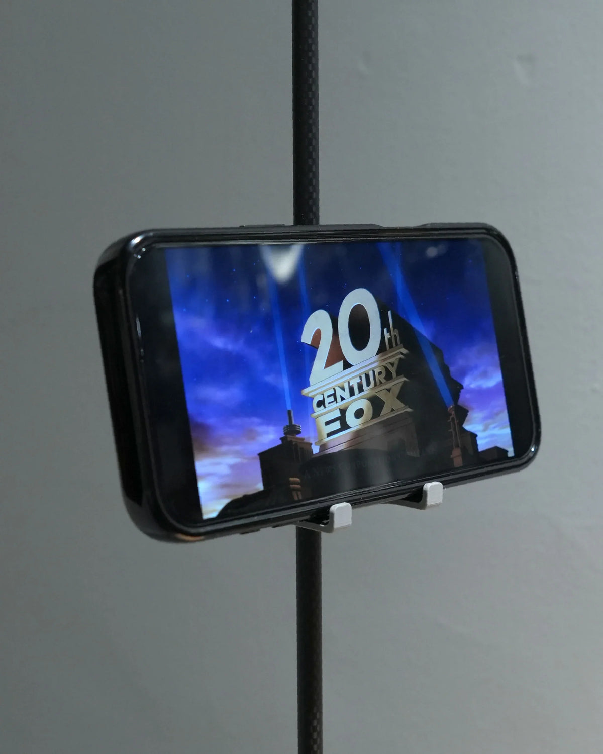 MakeToHike Smart Phone Holder For Lightweight Lantern Stand - Wild Camping