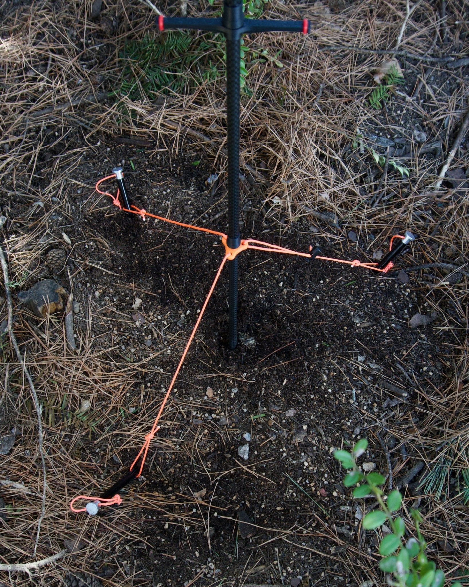 MakeToHike Lightweight Lantern Stand V2 - Wild Camping