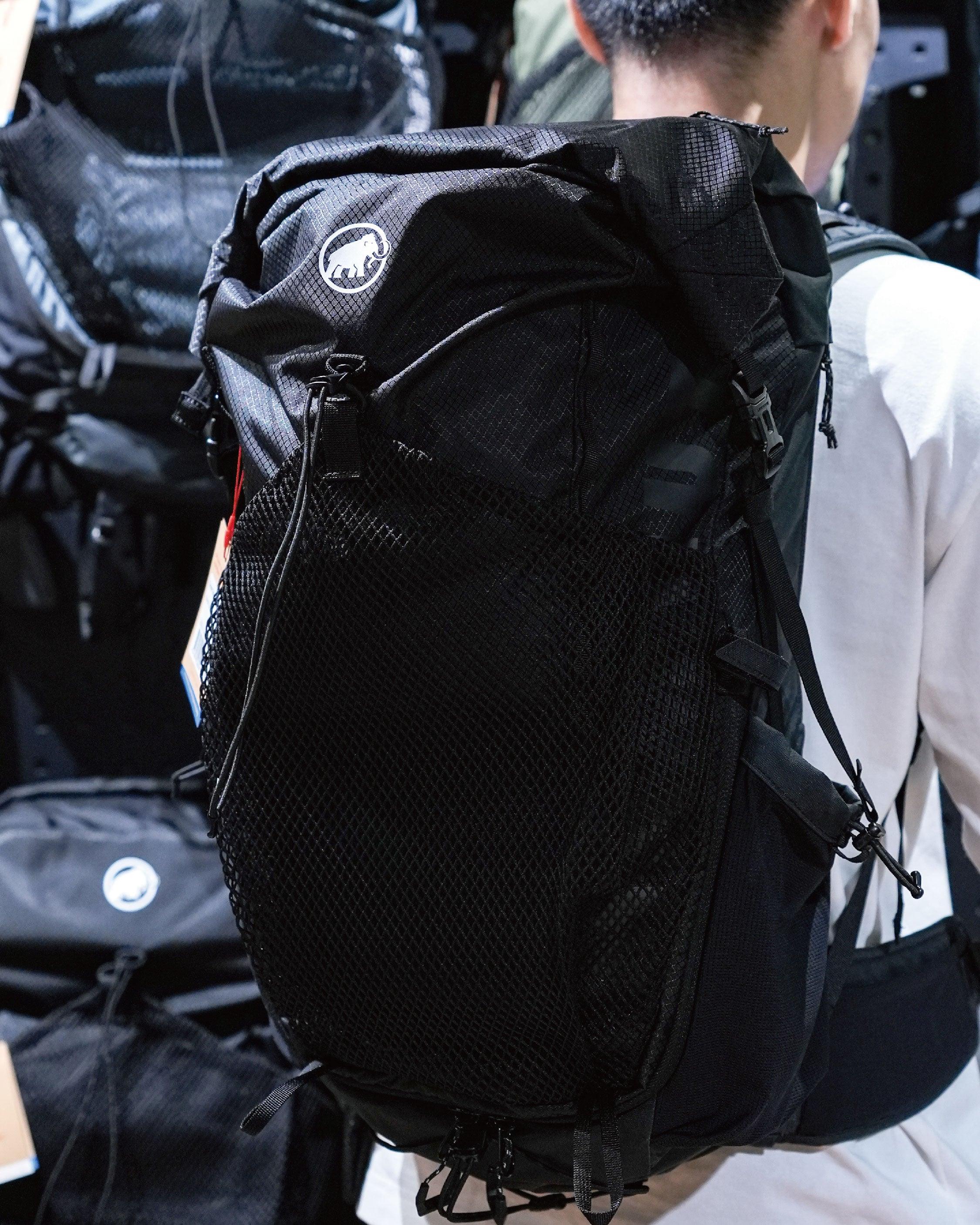Mammut Ducan Spine 28-35 Women / Black - Wild Camping
