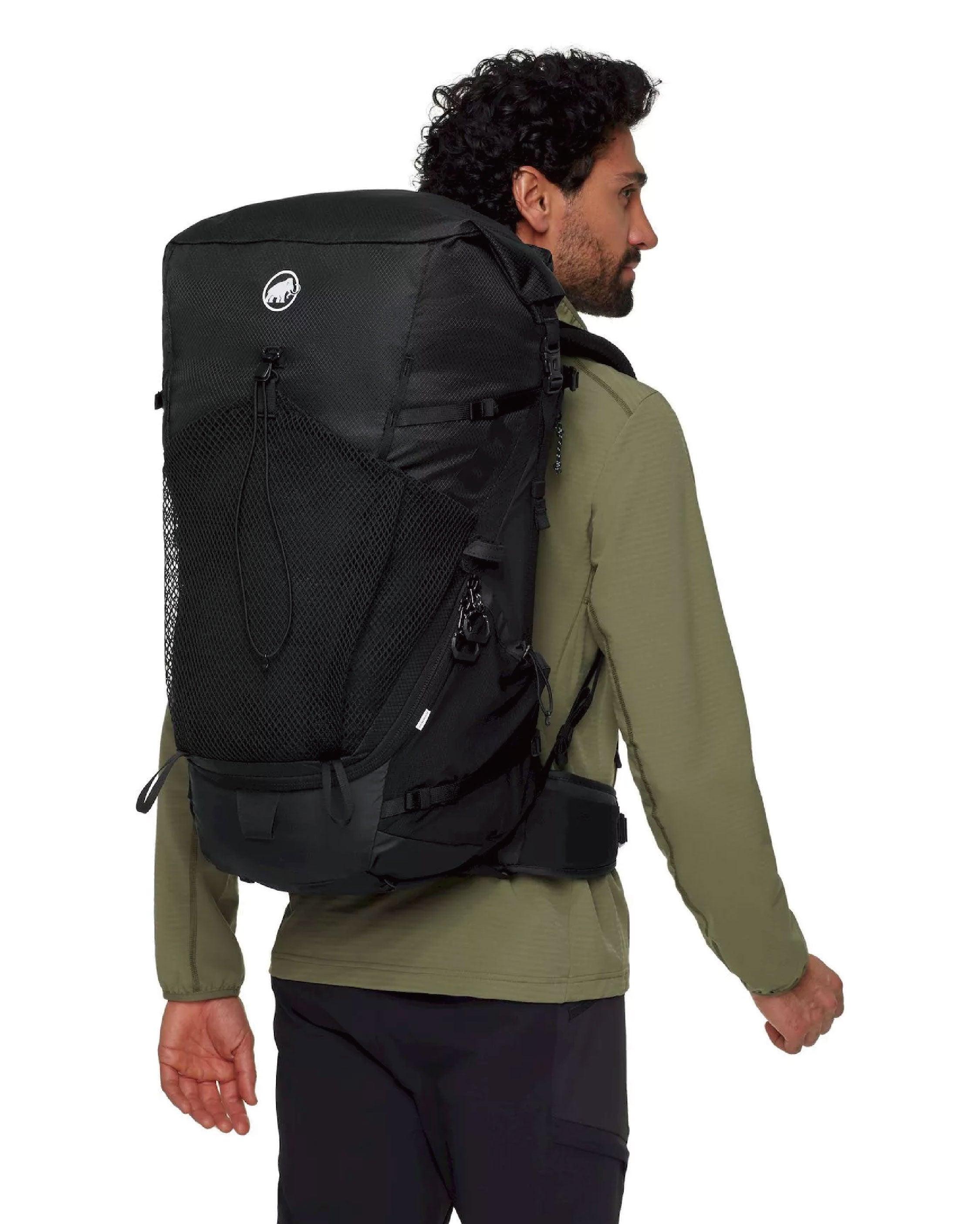 Mammut Ducan Spine 50-60 / Black - Wild Camping
