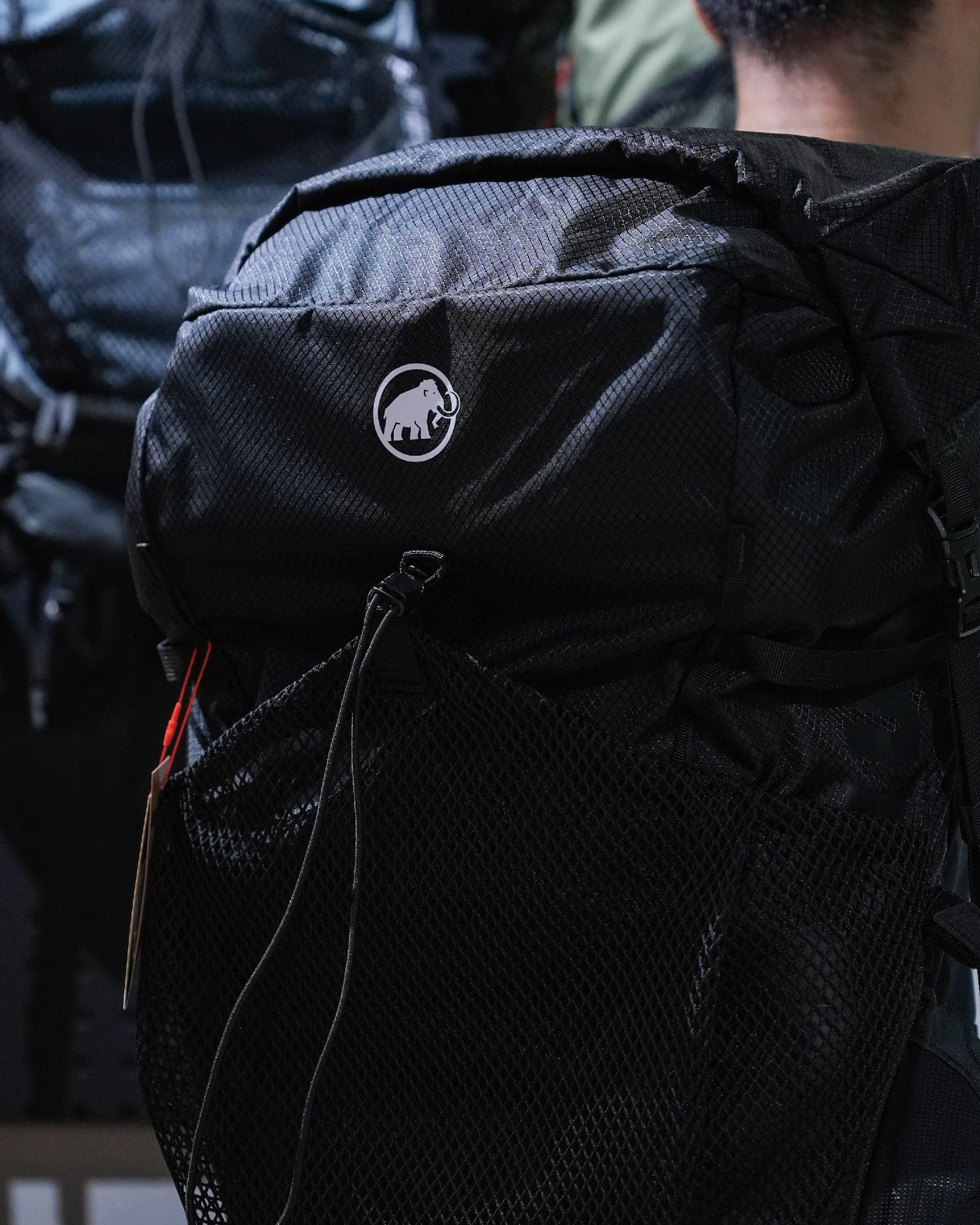 Mammut Ducan Spine 50-60 / Black - Wild Camping
