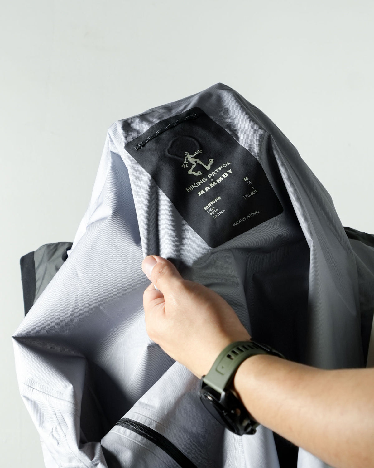 Hiking Patrol x Mammut HS Hooded Jacket / Gabbro Black - Wild Camping