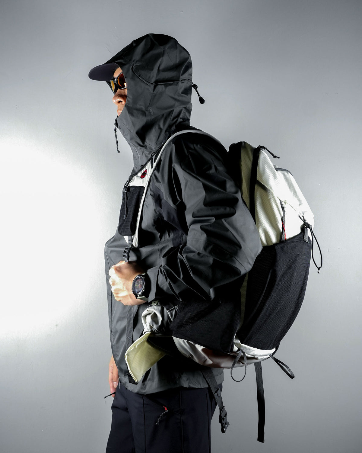 Hiking Patrol x Mammut HS Hooded Jacket / Gabbro Black - Wild Camping