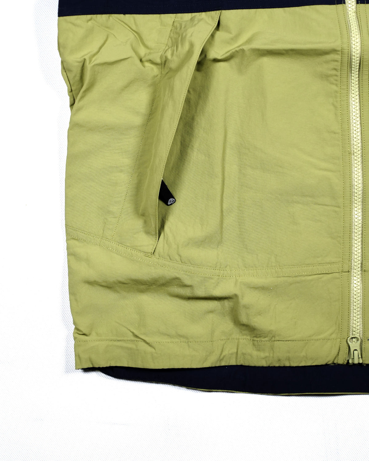 Mountain Hardwear Camp 4 Jacket - Wild Camping