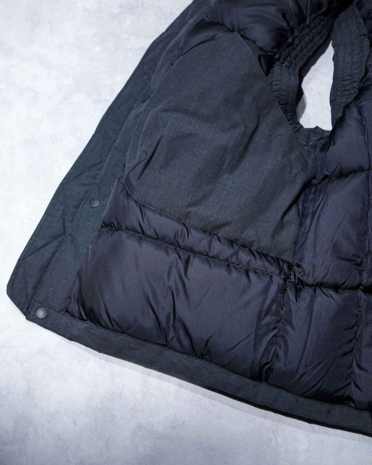 Nanga Hinoc Down Vest / CHA - Wild Camping