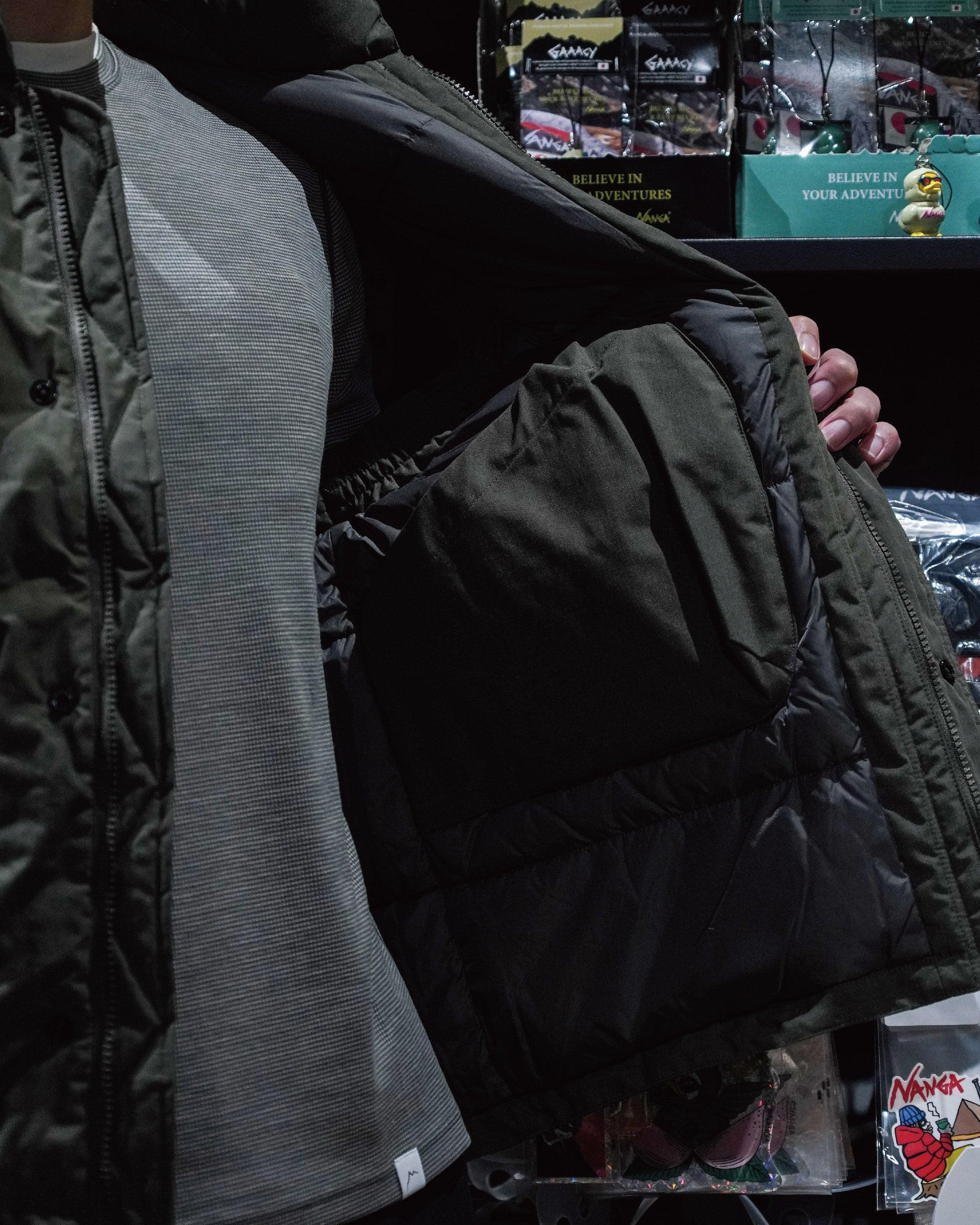 Nanga Hinoc Down Vest / KHA - Wild Camping