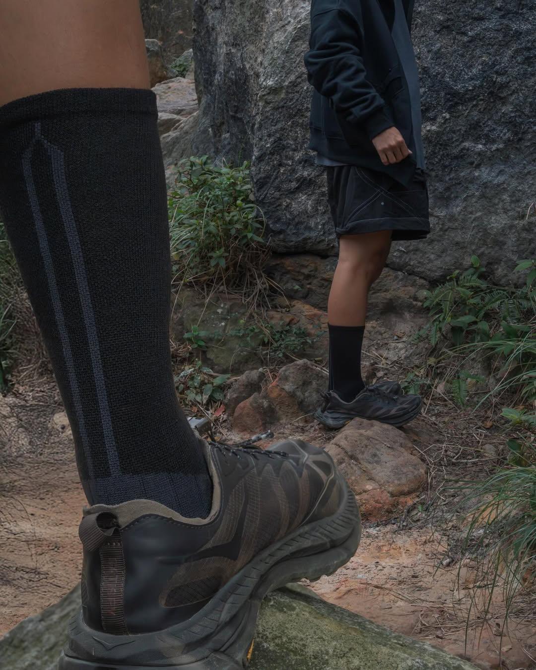 nozzle quiz Airy Wool Socks / Black - Wild Camping