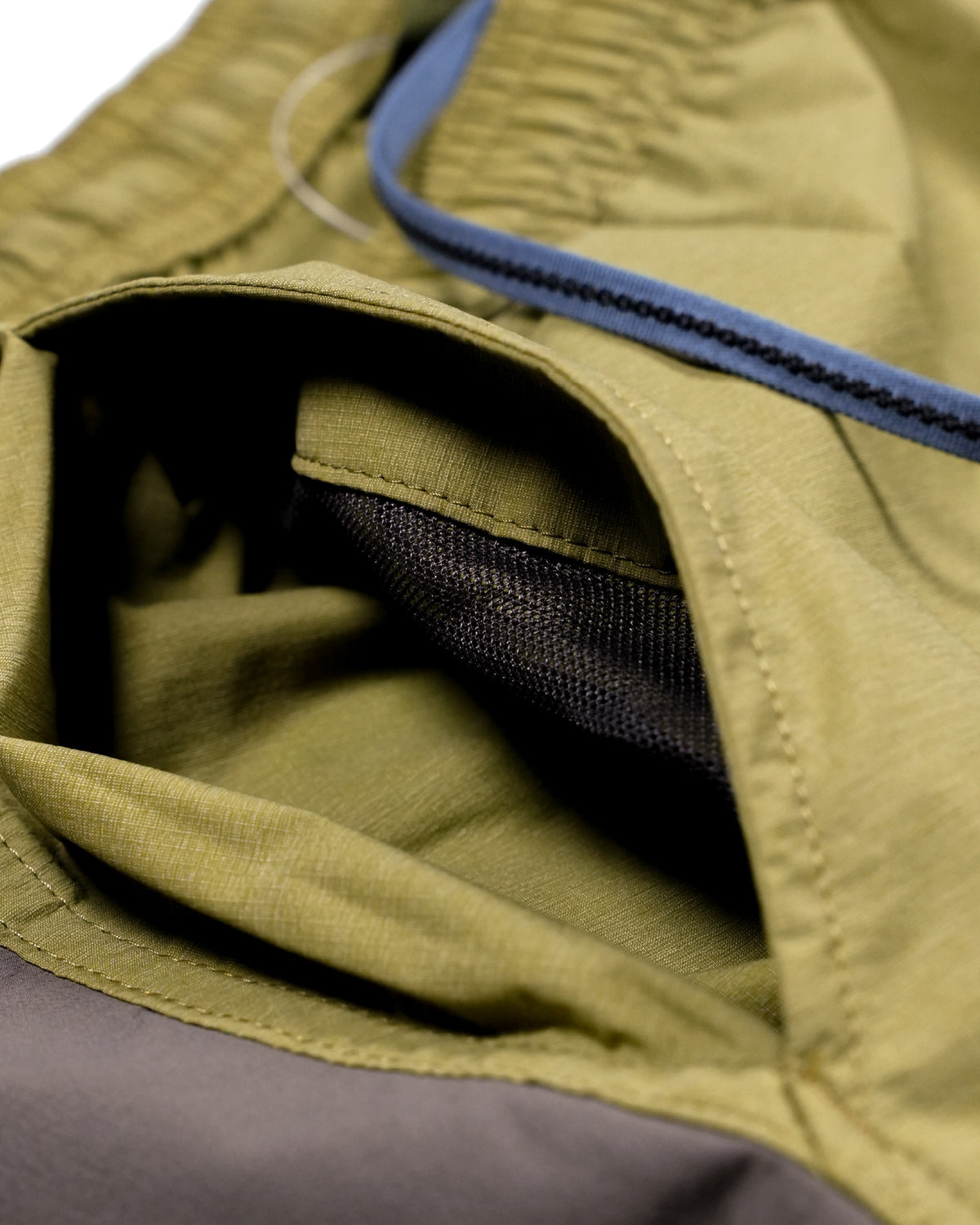 Teton Bros. ELV1000 5.5in Hybrid Short / Khaki - Wild Camping