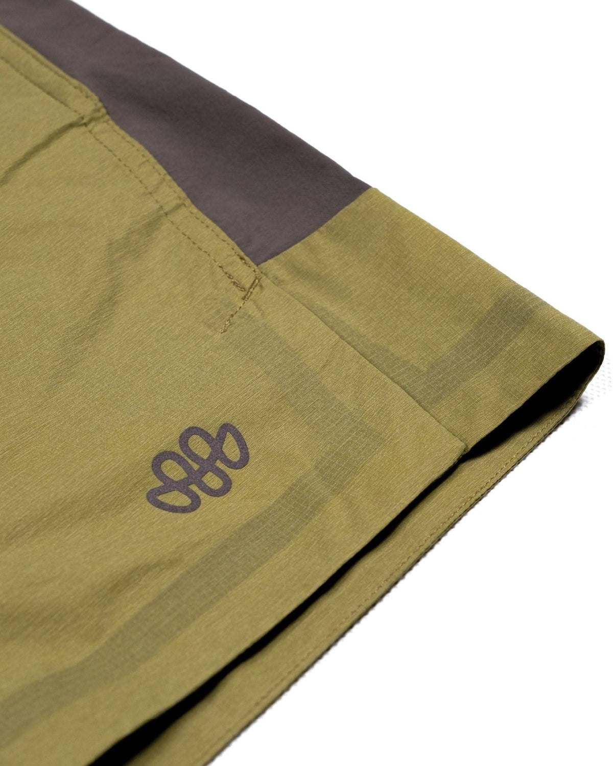 Teton Bros. ELV1000 5.5in Hybrid Short / Khaki - Wild Camping