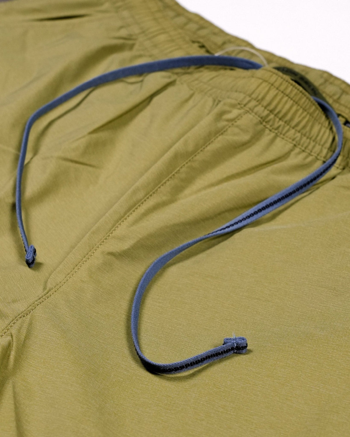 Teton Bros. ELV1000 5.5in Hybrid Short / Khaki - Wild Camping