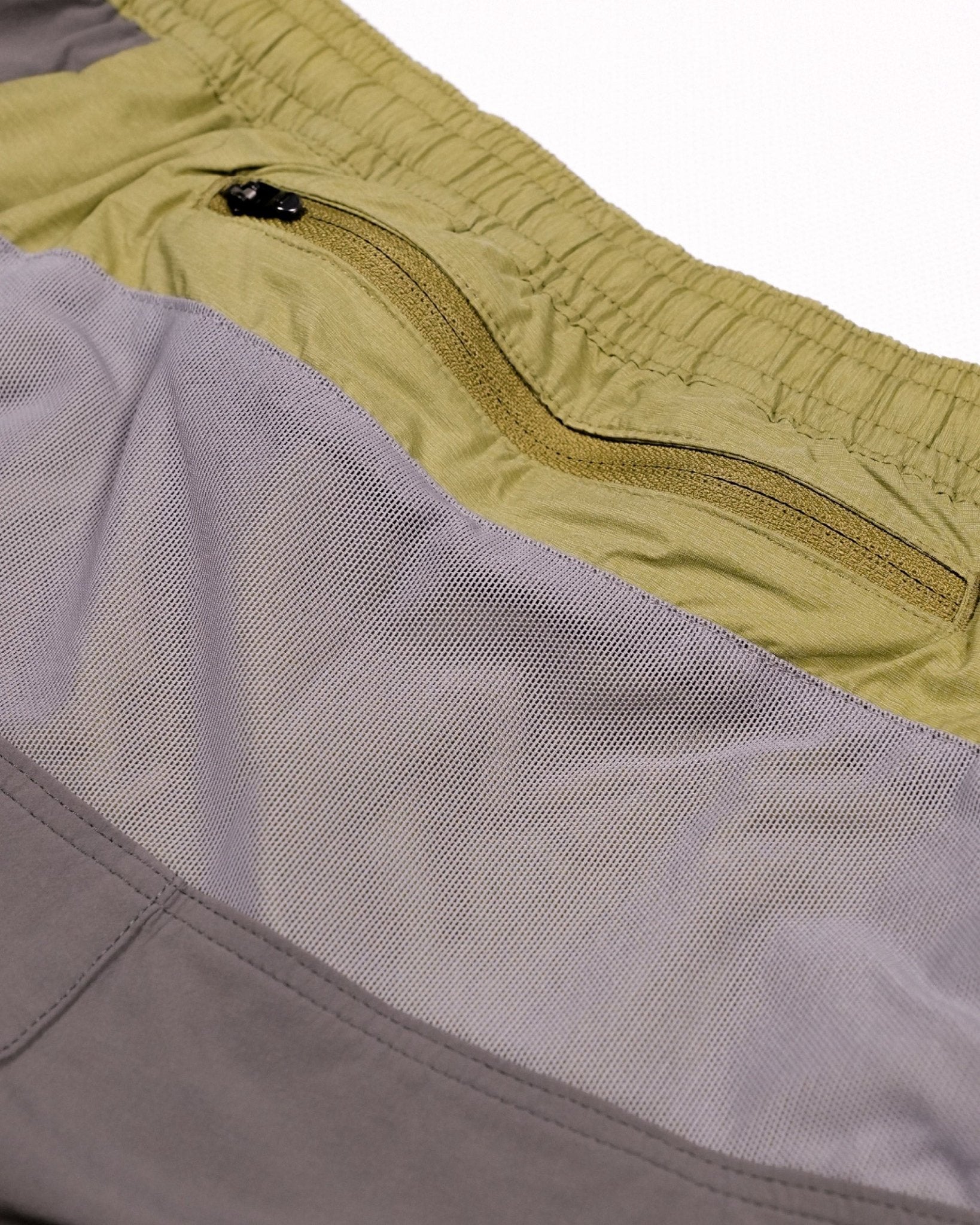 Teton Bros. ELV1000 5.5in Hybrid Short / Khaki - Wild Camping