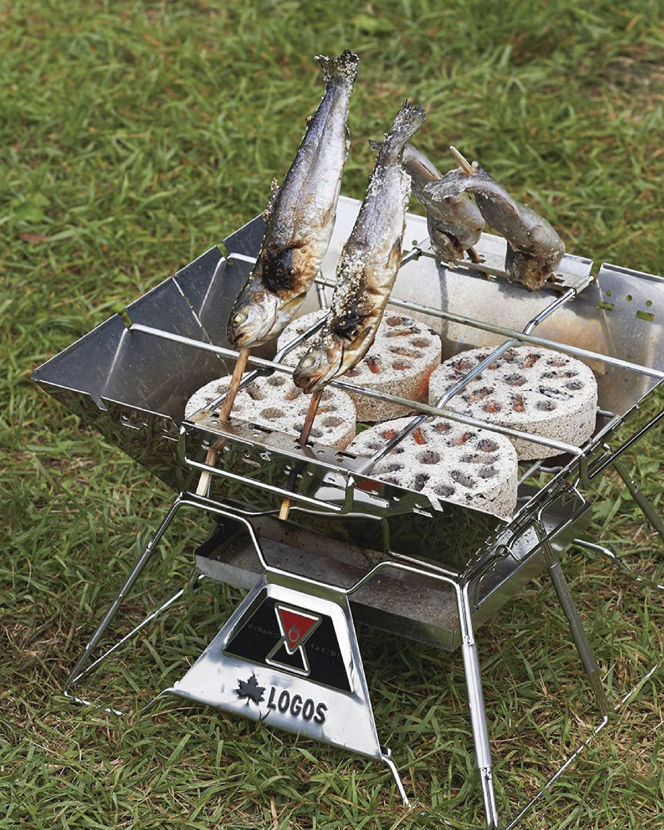 Logos The Pyramid Takibi Foldable Grill